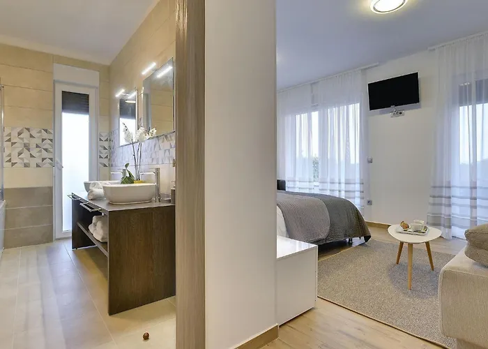 بيت للعطل Unique *